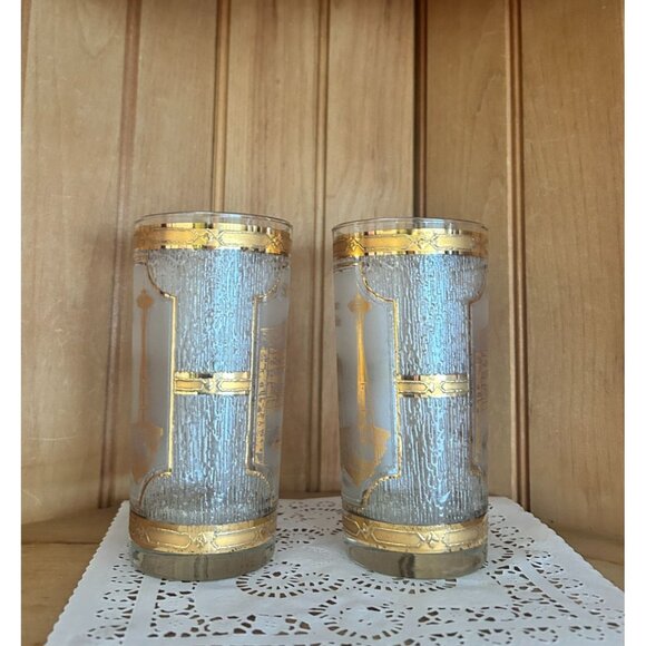 Vintage Seattle Space Needle Souvenir Glasses Set Of 2 With Gold Trim - Picture 2 of 6